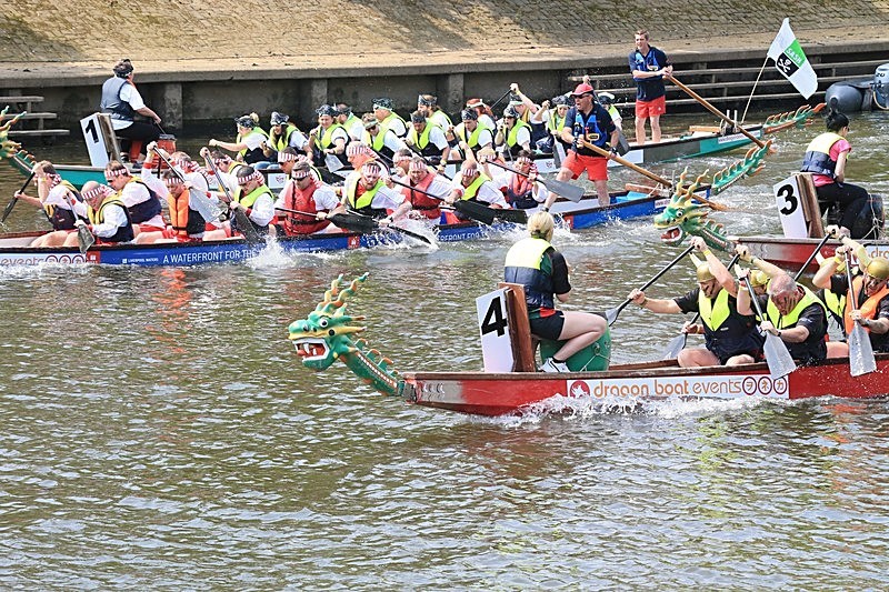 BV6R1575 - DRAGON BOAT RACES 2015 York Rotary Club