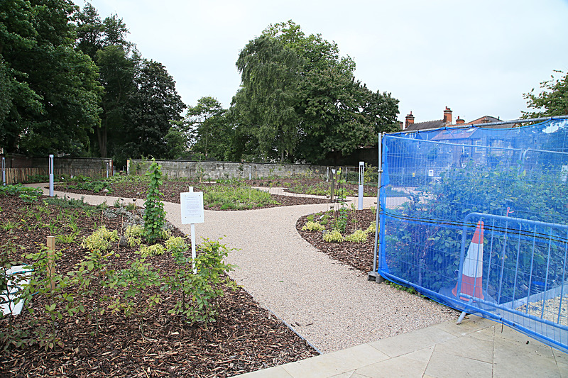 SEPTEMBER 4 2015 - FOUR SEASONS MUSEUM GARDENS