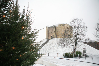 4 Clifford's Tower - YORK SNOW 2008