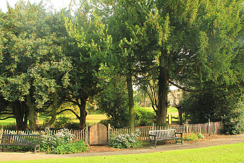 OCTOBER 2014-10 - FOUR SEASONS MUSEUM GARDENS