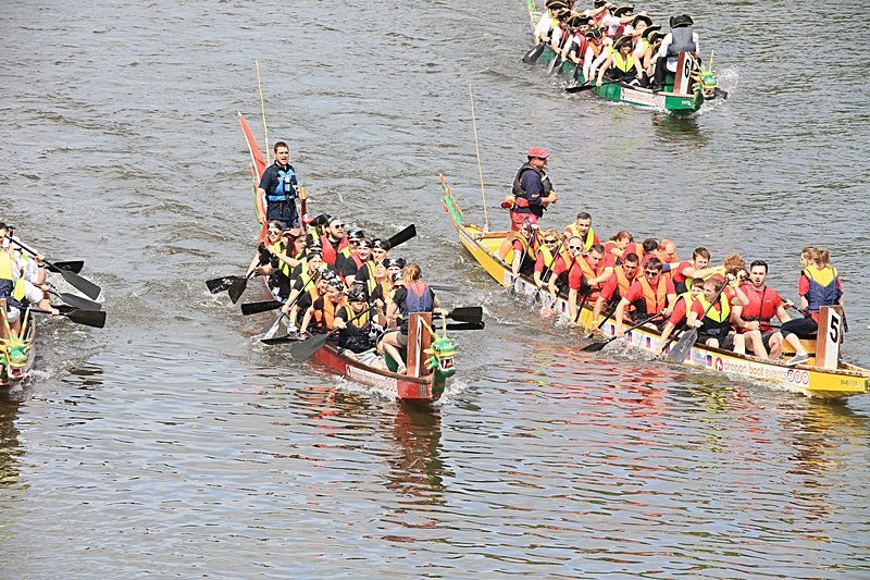BV6R1515 - DRAGON BOAT RACES 2015 York Rotary Club