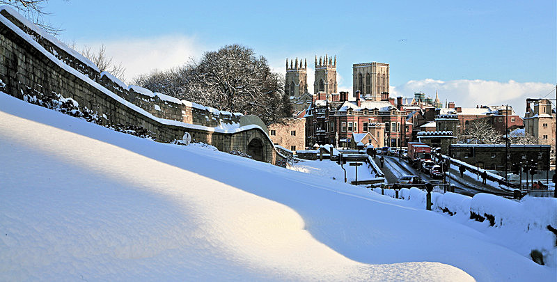 IMG_0791_2  SNOWY  YORK MINST AND THE CITY WALLS- 2 copy copy - PORTFOLIO 2015