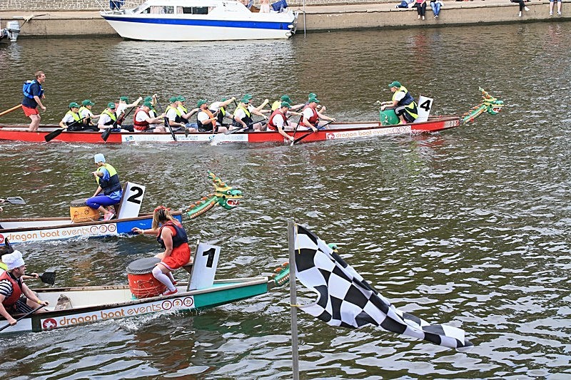 BV6R1843 - DRAGON BOAT RACES 2015 York Rotary Club