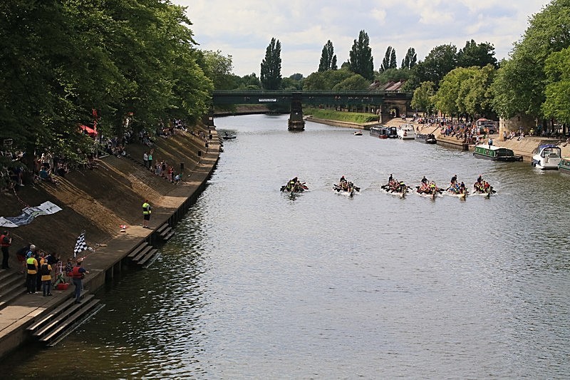 BV6R1906 - DRAGON BOAT RACES 2015 York Rotary Club
