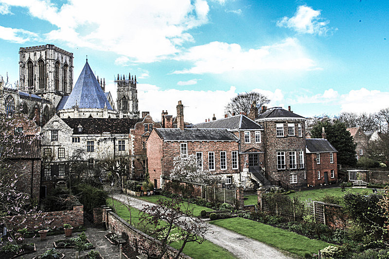  MINSTER RFOM YORK CITY WALLS - PORTFOLIO 2015