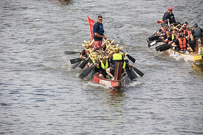BV6R1610 - DRAGON BOAT RACES 2015 York Rotary Club