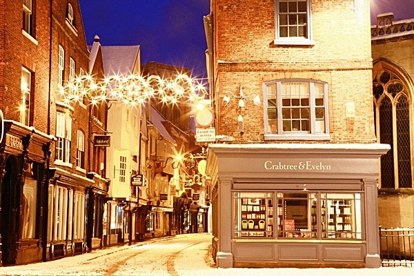 CS259 SNOWY STONEGATE - YORK AGAINST CANCER ART EXHIBITION 23rd SEPT 2011