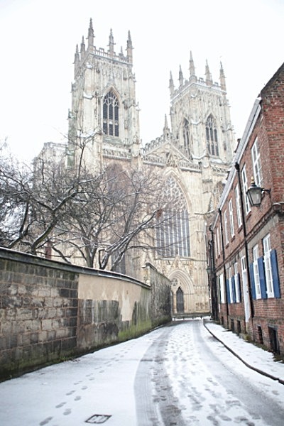 IMG_8458WINTER  MISTER FROM PRECENTORS COURT copy - YORK SNOW 2013
