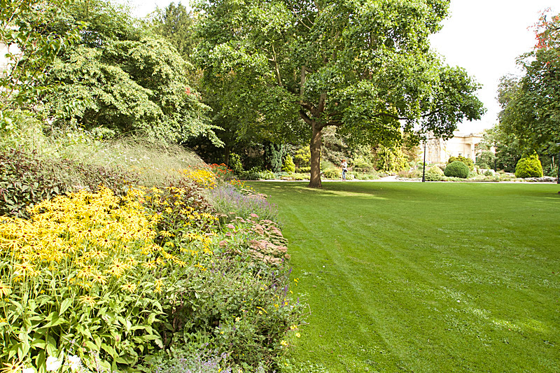 SEPTEMBER  2014   - FOUR SEASONS MUSEUM GARDENS