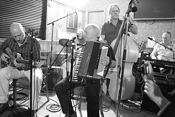 3713141 - Version 2 - MARK KNOPFLER & STEVE PHILLIPS