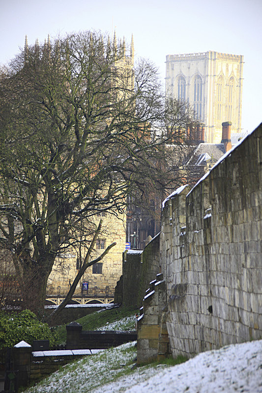 YORK MINSTER AND SNOWY BAR WALLS - YORK AGAINST CANCER CHRISTMAS CARDS CHOICE 2015