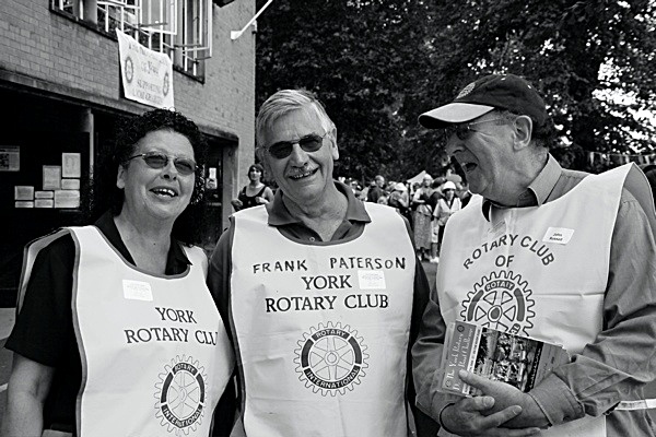  - DRAGON BOAT RACE 2009 York Rotary Club