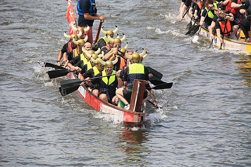 BV6R1617 - DRAGON BOAT RACES 2015 York Rotary Club