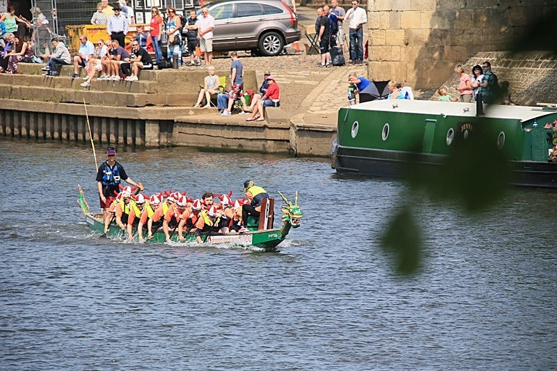 BV6R1425 - DRAGON BOAT RACES 2015 York Rotary Club