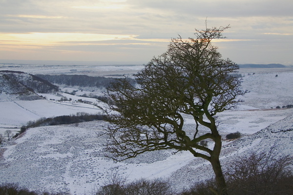 SUNSET. THE HOLE OF HORCUM - WINTER, NORTH YORKSHIRE