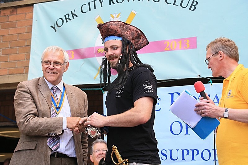 BV6R2025 - DRAGON BOAT RACES 2015 York Rotary Club