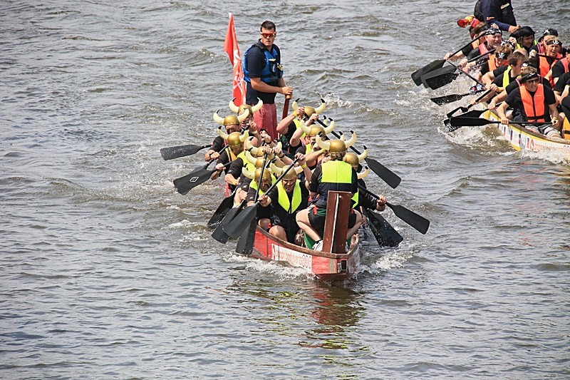 BV6R1614 - DRAGON BOAT RACES 2015 York Rotary Club