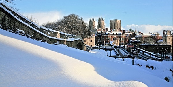 IMG_0791_2  SNOWY  YORK MINST AND THE CITY WALLS- 2 copy copy - YORK SNOW 2013