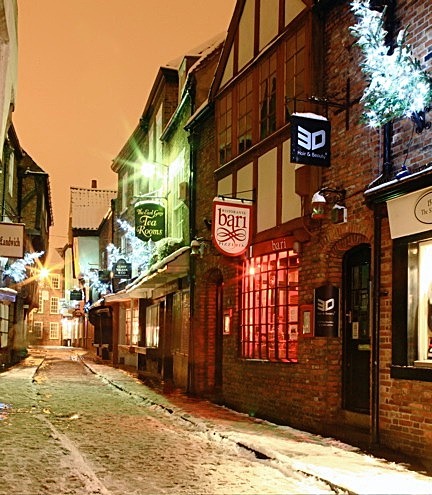 CS258 SNOWY SHAMBLES YORK - YORK AGAINST CANCER ART EXHIBITION 23rd SEPT 2011