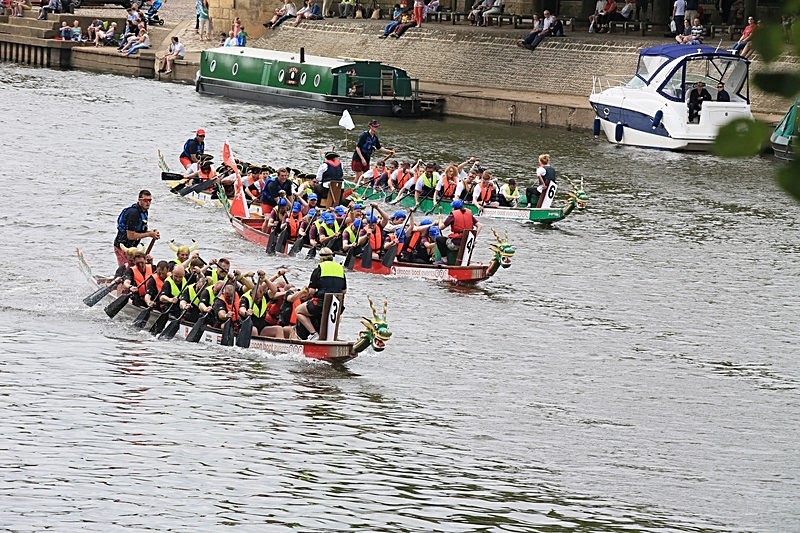 BV6R1850 - DRAGON BOAT RACES 2015 York Rotary Club