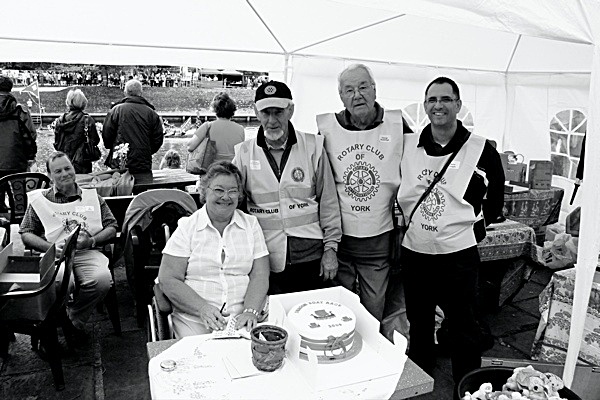  - DRAGON BOAT RACE 2009 York Rotary Club