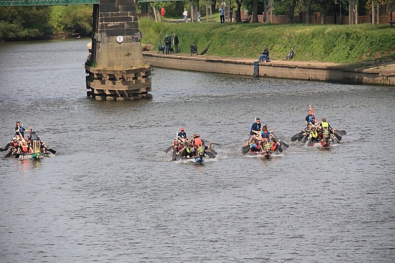 BV6R1445 - DRAGON BOAT RACES 2015 York Rotary Club