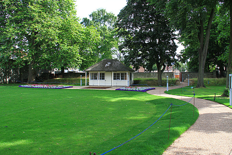 AUGUST 2015-2 - FOUR SEASONS MUSEUM GARDENS