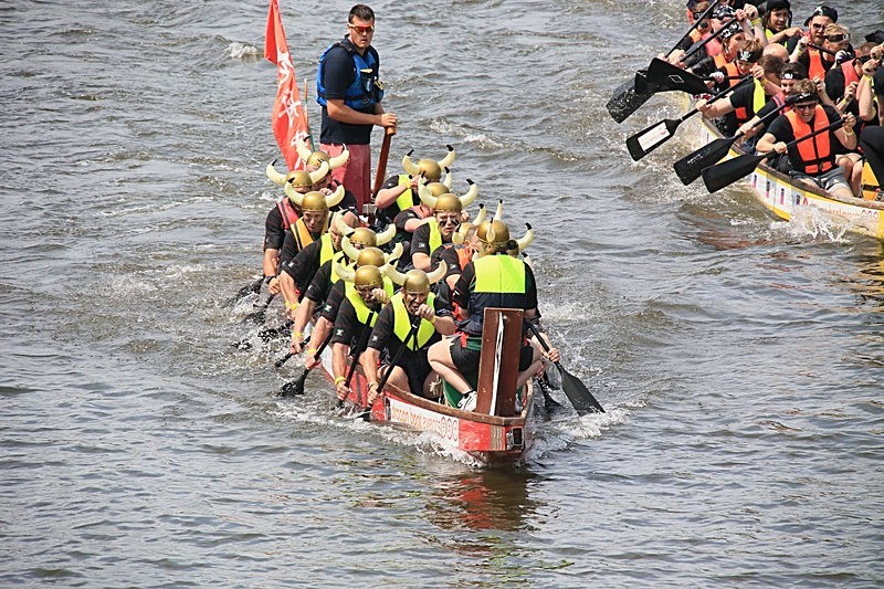 BV6R1616 - DRAGON BOAT RACES 2015 York Rotary Club