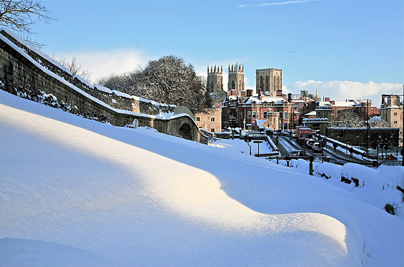 IMG_0791_2  SNOWY  YORK MINSTER AND THE CITY WALLScopy - PORTFOLIO 2015