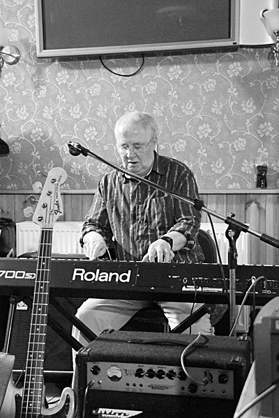 425205 - Version 2 - MARK KNOPFLER & STEVE PHILLIPS