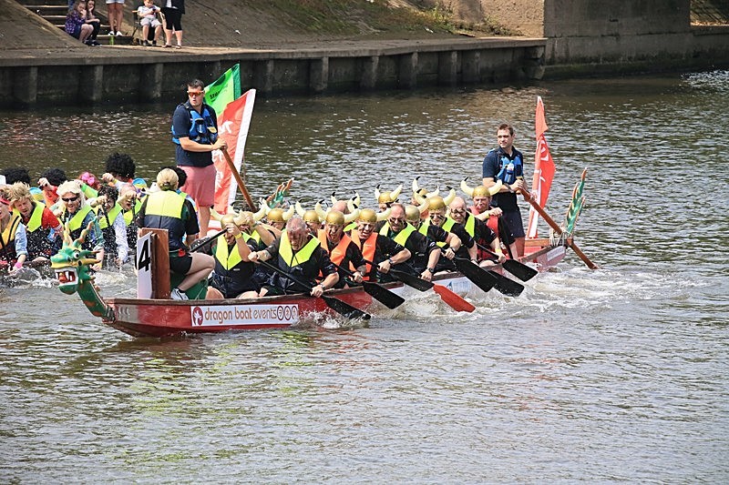 BV6R1569 - DRAGON BOAT RACES 2015 York Rotary Club