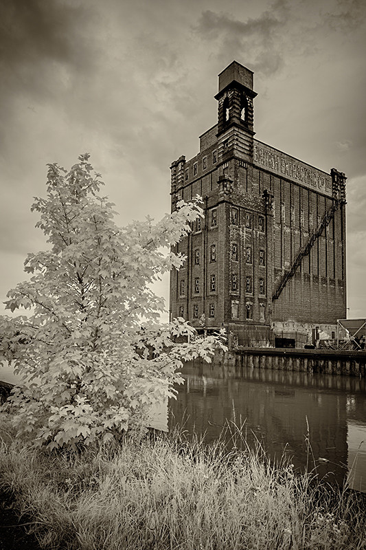 British Extracting Co Wilmington - Infra Red