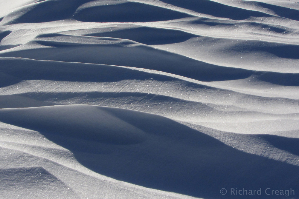 drifts snow