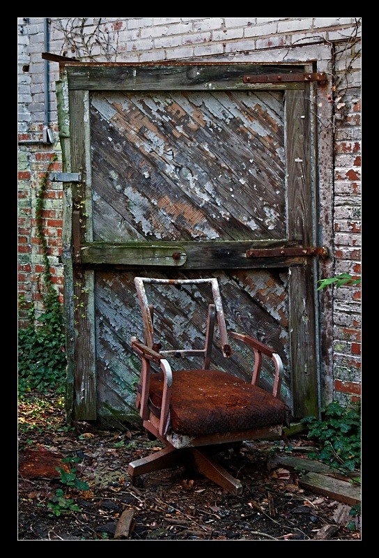 Brown Chair - Details
