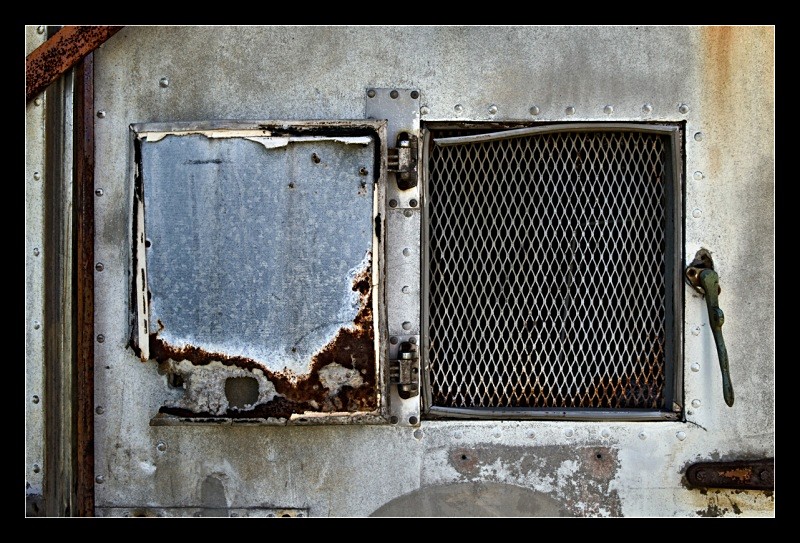 Grated Door - Details