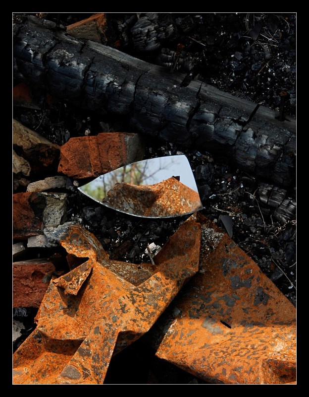 Broken Mirror - Details