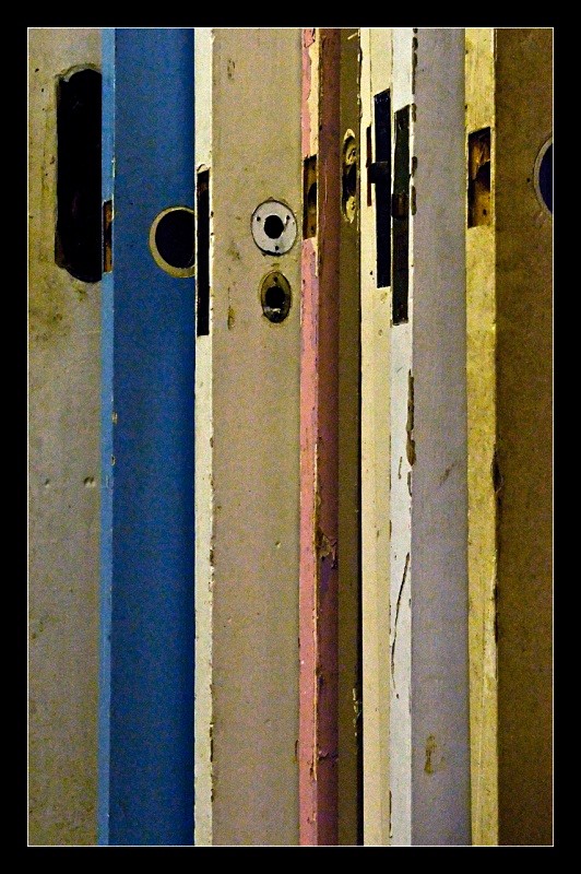 Staggered Doors - Details