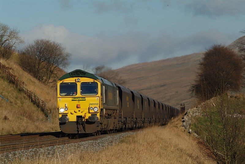 25.11.08 - 66552 6E73 Chalmerston - West Burton, Angerholme - Angerholme