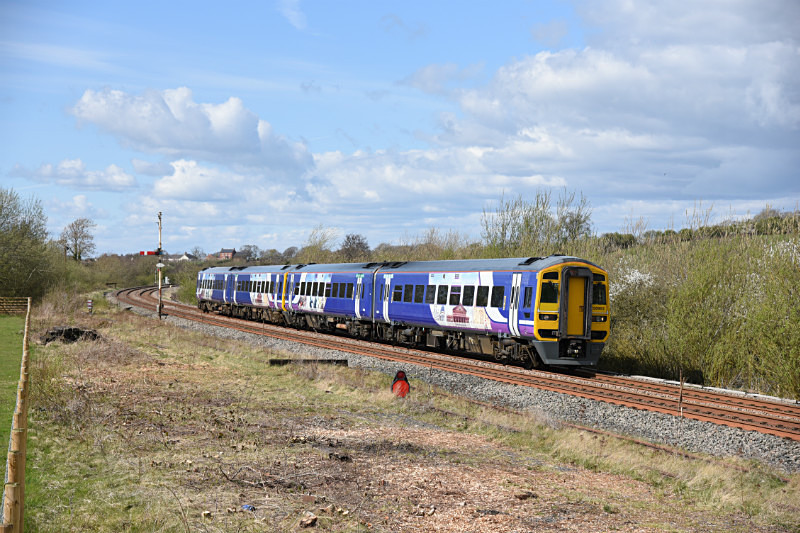 JL - 10.4.17 158905 & 158903 1404 Carlisle - Leeds, Howe & Co sidings - Howe & Co. sidings