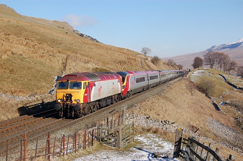 4.3.06 57307 & 390032 1M14 07.35 Glasgow - Euston, Angerholme - Angerholme