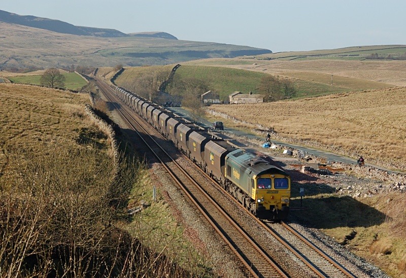 JL - 8.4.11 66546 6M32 Killoch - Ratcliffe Shotlock Hill Tunnel - Shotlock Hill