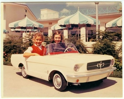 Mustang pedal car - Recreation