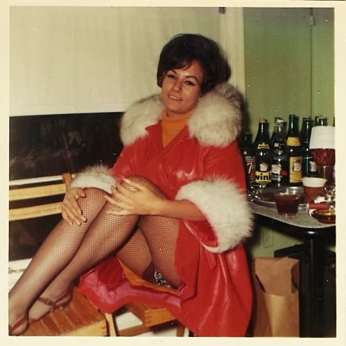 Hot 60s housewife - Home & Family