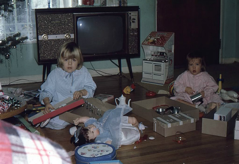 Christmas morning 64 - Holidays
