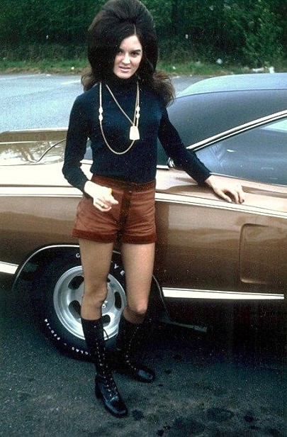 BIG hair - Fashions and Styles