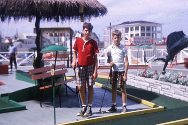 1960s mini golf - Recreation