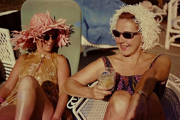 cocktails by the pool 1964 - Fashions and Styles