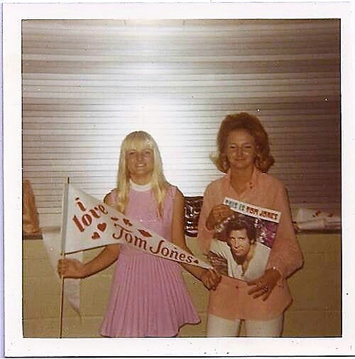1960s groupies - Recreation