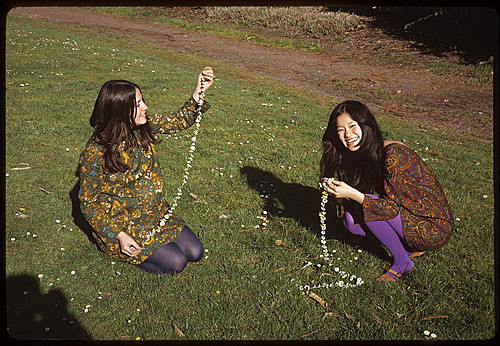 Making Daisy Chains 1967 - 60s counter-culture