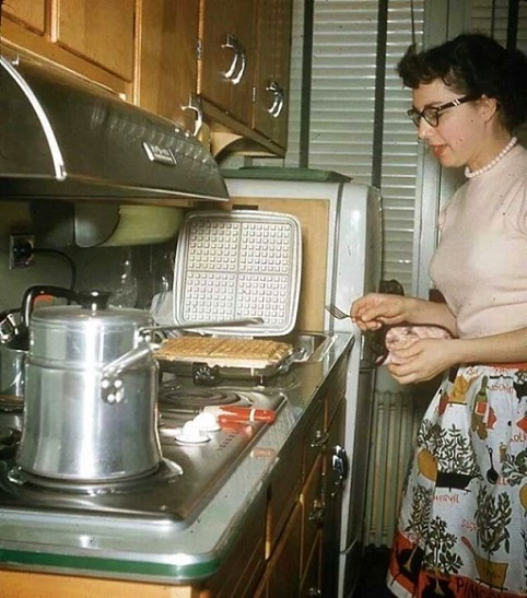 1960s kitchen - Home & Family